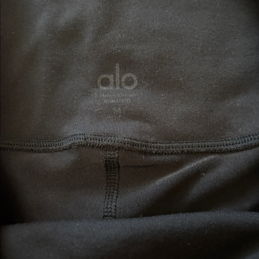 ALO Yoga Black flair plants/legging - Picture 2 of 5